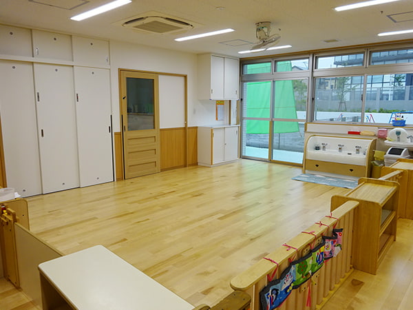 誠心こども園　１歳児　たんぽぽ組　保育室