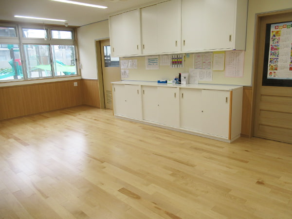 誠心こども園　１歳児　たんぽぽ組　保育室