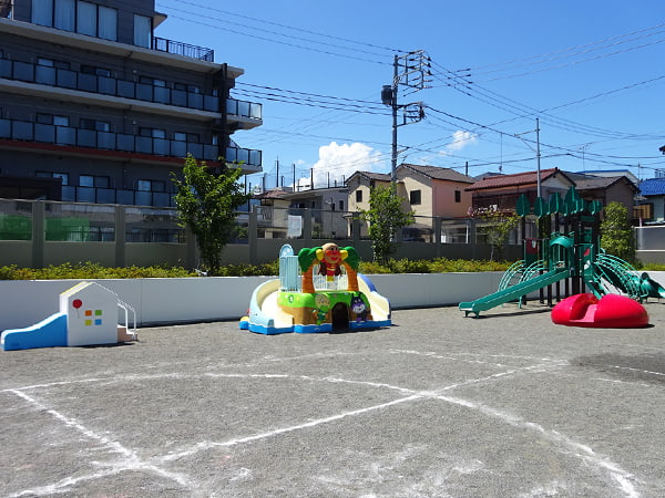 誠心こども園　園庭